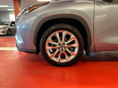Used 2022 Toyota Highlander Limited AWD/4WD image 27