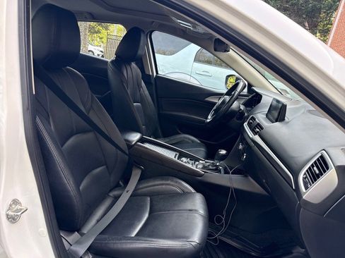 Used 2017 MAZDA MAZDA3 Touring w/ Popular Equipment Package image 25