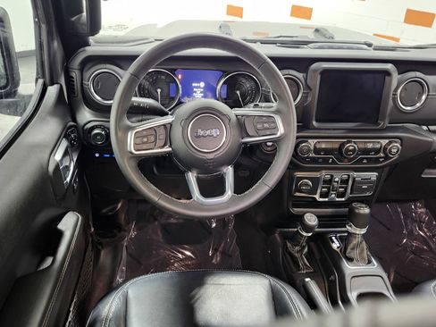 Used 2023 Jeep Wrangler Sahara image 28