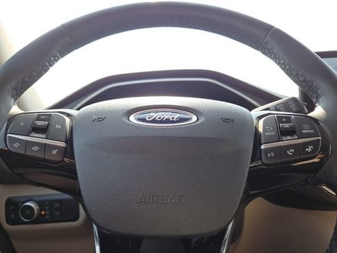 Used 2021 Ford Escape SEL w/ Technology Package AWD/4WD image 28