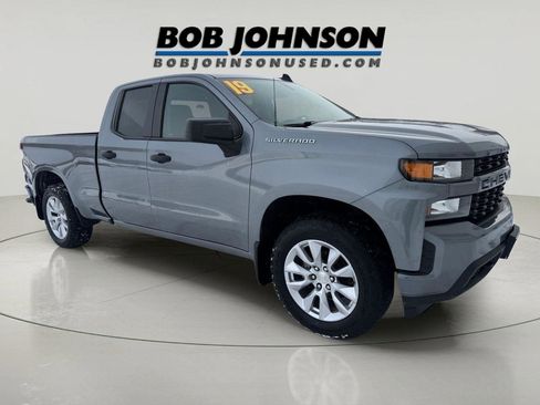 Used 2019 Chevrolet Silverado 1500 Custom w/ Custom Value Package image 1
