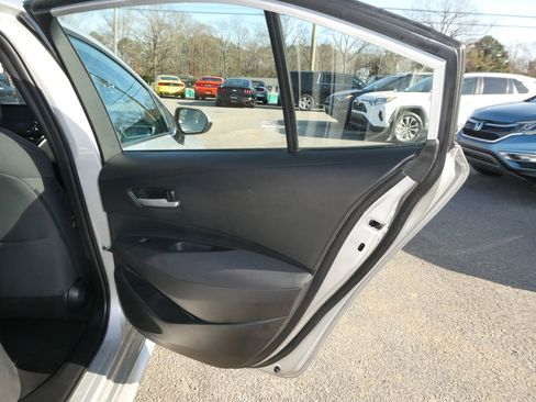Used 2021 Toyota Corolla LE image 24