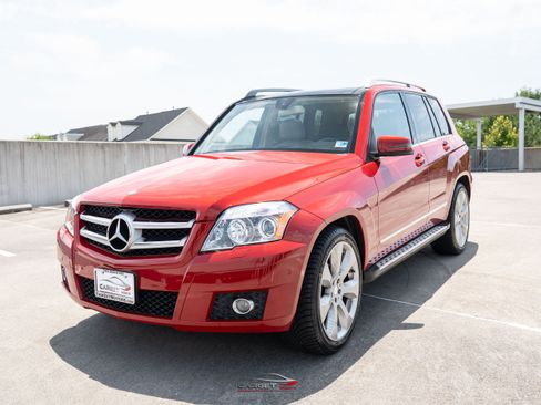 Used 2010 Mercedes-Benz GLK 350 4MATIC image 3