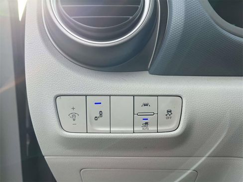 Used 2019 Hyundai Kona Limited w/ Cargo Package image 21