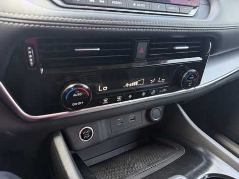 Certified 2022 Nissan Rogue SV image 21