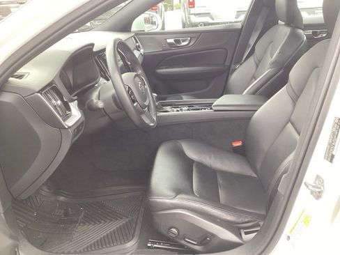 Used 2020 Volvo S60 T6 Momentum image 19