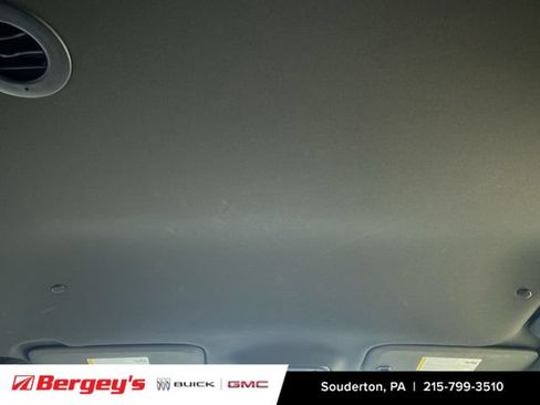 Used 2023 Chevrolet Traverse LT AWD/4WD image 22