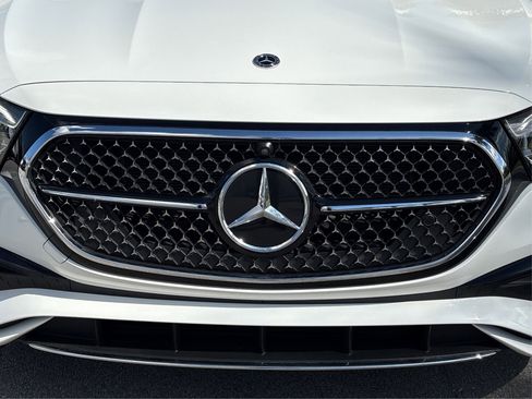 Used 2024 Mercedes-Benz E 350 4MATIC Sedan image 12