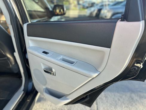 Used 2009 Jeep Grand Cherokee Limited image 18