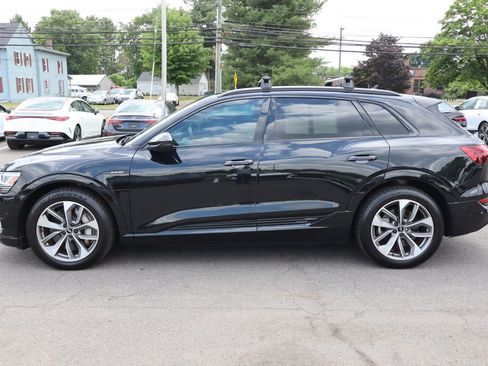 Used 2021 Audi e-tron Premium Plus w/ Premium Plus Package AWD/4WD image 8
