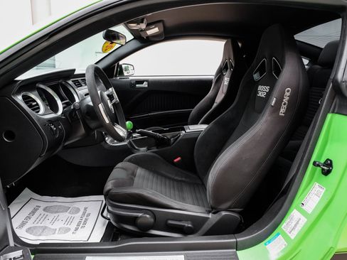 Used 2013 Ford Mustang Boss 302 w/ Boss 302 Accessory Pkg image 4