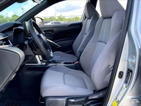 Used 2024 Toyota Corolla Cross AWD Hybrid image 8