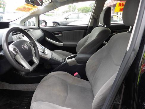 Used 2013 Toyota Prius Two image 8