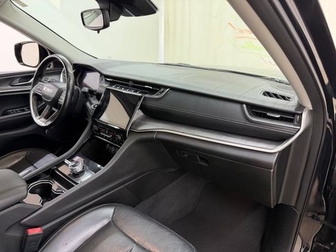 Used 2021 Jeep Grand Cherokee L Limited AWD/4WD image 12