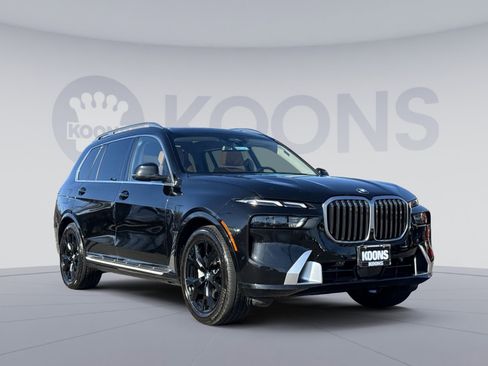Used 2023 BMW X7 xDrive40i w/ Premium Package image 8
