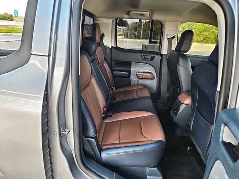 Used 2023 Ford Maverick Lariat w/ Lariat Luxury Package FWD image 19