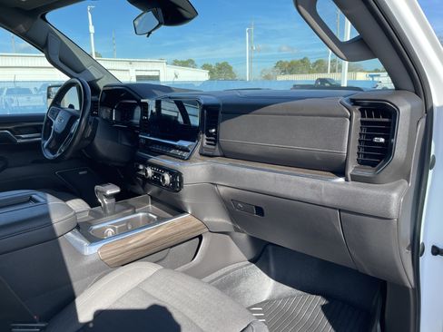 Used 2022 Chevrolet Silverado 1500 LT Trail Boss w/ Convenience Package II image 16