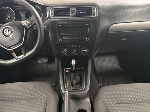 Used 2015 Volkswagen Jetta SE FWD image 15