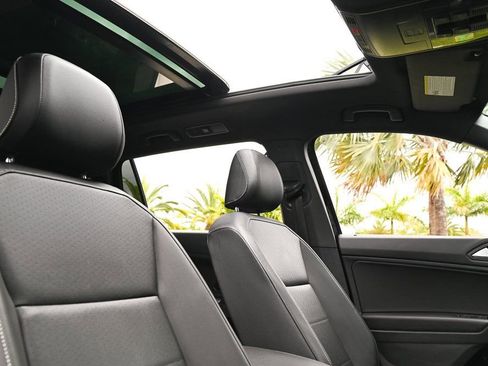 Used 2021 Volkswagen Tiguan SE R-Line image 18