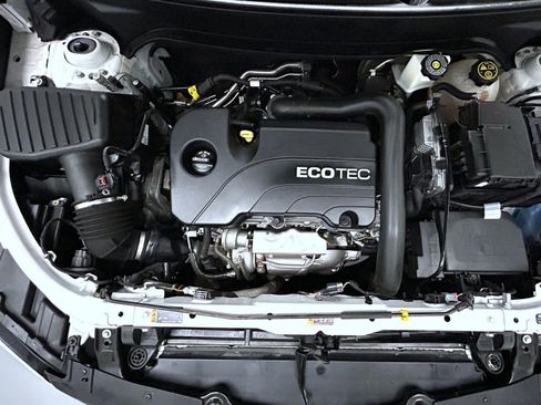 Used 2018 Chevrolet Equinox LT image 24