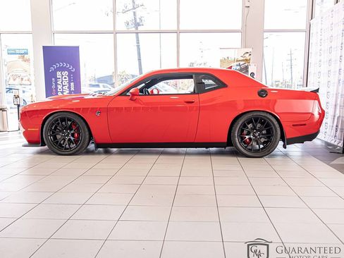 Used 2015 Dodge Challenger SRT Hellcat image 7