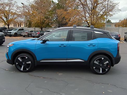 New 2026 Nissan Kicks SR w/ SR Premium Package image 9