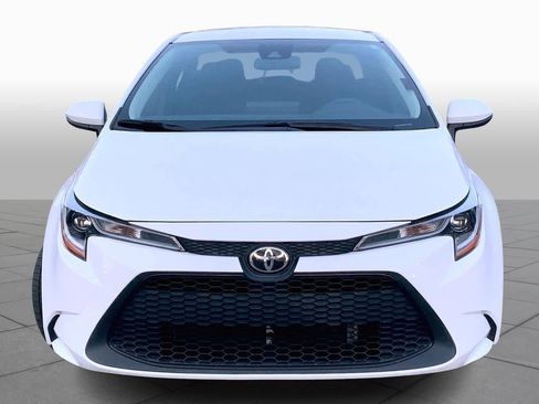 Used 2022 Toyota Corolla LE image 4