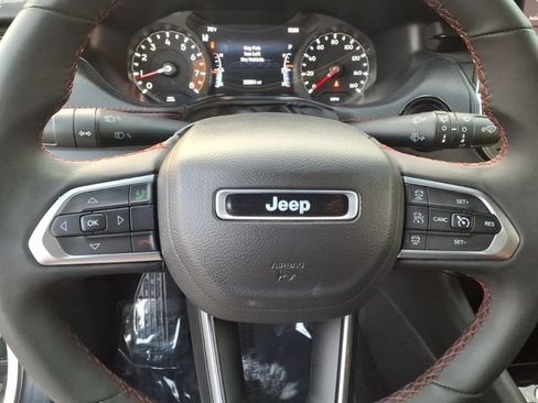 Used 2025 Jeep Compass Trailhawk AWD/4WD image 26