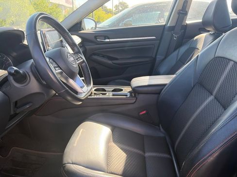 Used 2024 Nissan Altima 2.5 SR FWD image 10