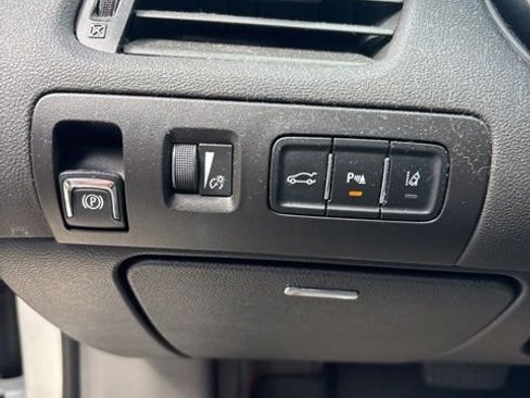 Used 2014 Chevrolet Impala LTZ FWD image 20
