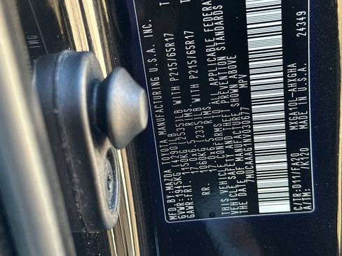 Used 2022 Toyota Corolla Cross LE image 27