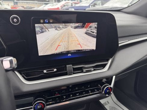 Used 2026 Chevrolet Equinox LT w/ Convenience Package II image 20