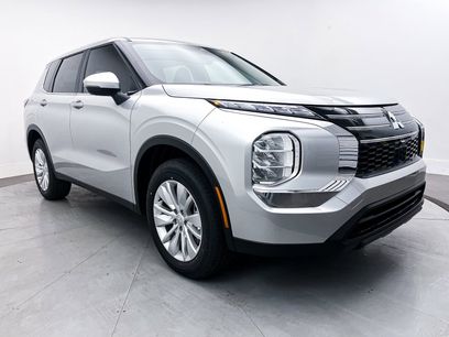 New 2025 Mitsubishi Outlander ES