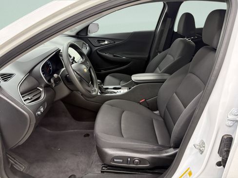 Used 2025 Chevrolet Malibu LT FWD image 11