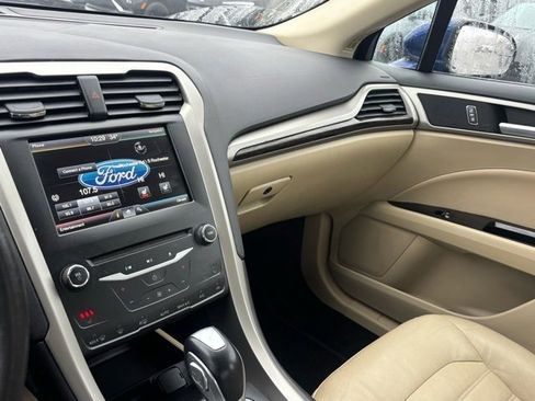 Used 2015 Ford Fusion SE w/ Equipment Group 202A image 29