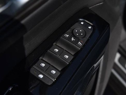 New 2026 Nissan Pathfinder Platinum image 9