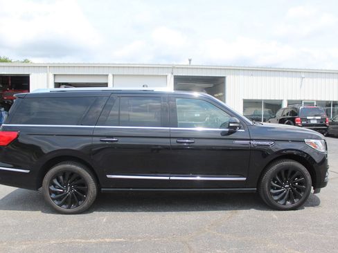 Used 2020 Lincoln Navigator L Reserve AWD/4WD image 7