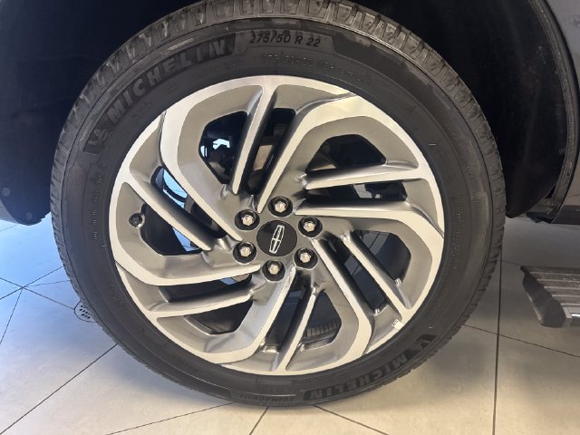 Used 2025 Lincoln Navigator Reserve AWD/4WD image 30