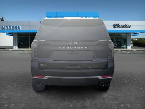 New 2025 Chevrolet Suburban Premier image 6