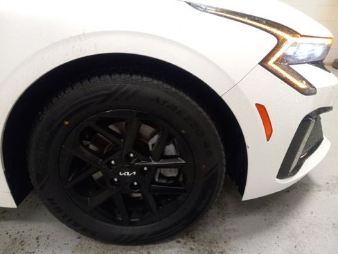 Used 2025 Kia K5 LXS image 3