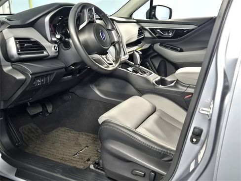 Used 2025 Subaru Outback Limited image 13