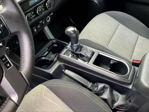 Used 2021 Toyota Tacoma TRD Off-Road w/ Technology Package AWD/4WD image 23