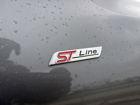 Used 2025 Ford Escape ST-Line FWD image 19