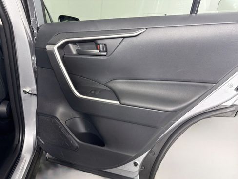 Used 2025 Toyota RAV4 LE AWD/4WD image 27