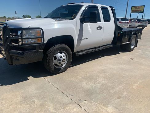 Used 2013 Chevrolet Silverado 3500 W/T image 3