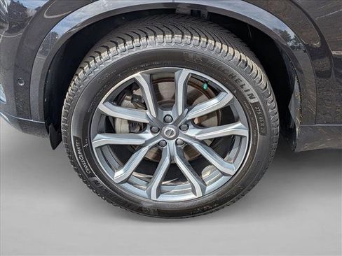 Used 2016 Volvo XC90 T6 Momentum image 9