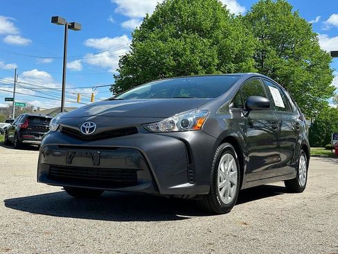 Certified 2017 Toyota Prius V Two FWD image 1