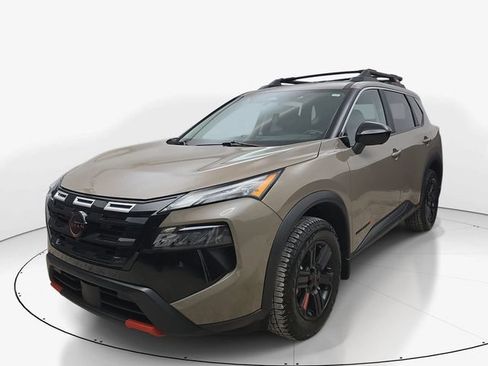 Used 2025 Nissan Rogue SV AWD/4WD image 10