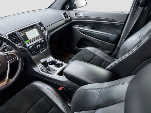 Used 2018 Jeep Grand Cherokee Altitude RWD image 26