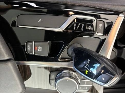 Used 2019 BMW 530i xDrive AWD/4WD image 17